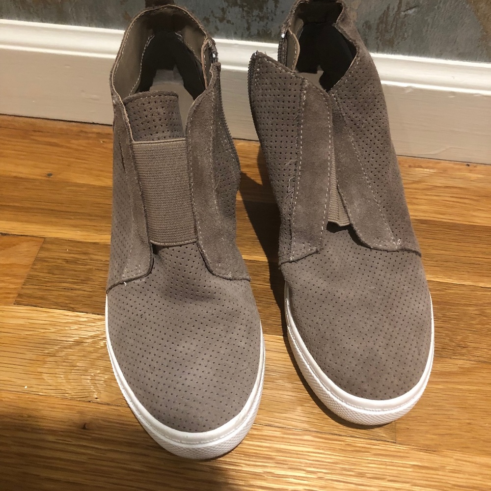 Steve Madden Sneaker Wedges Size 8
